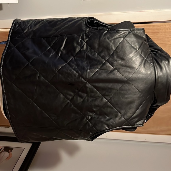 Black fake leather zip up vest new with tags - Picture 8 of 9